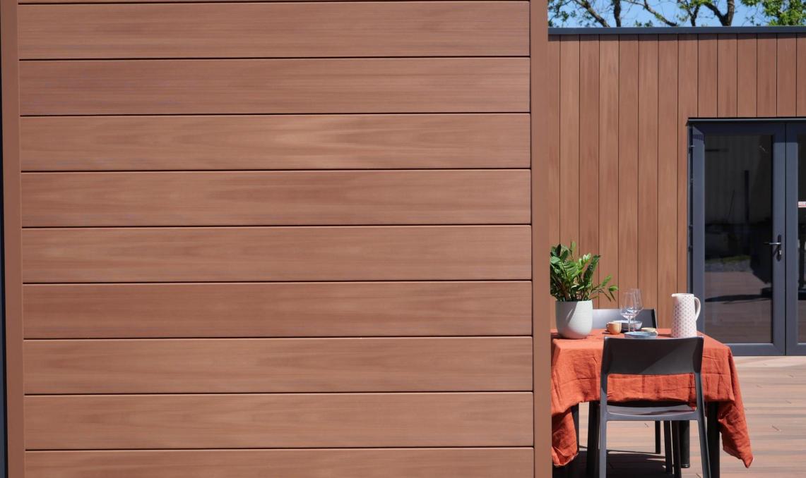 Atmosphère 175 Sun Brown Silvadec table and cladding
