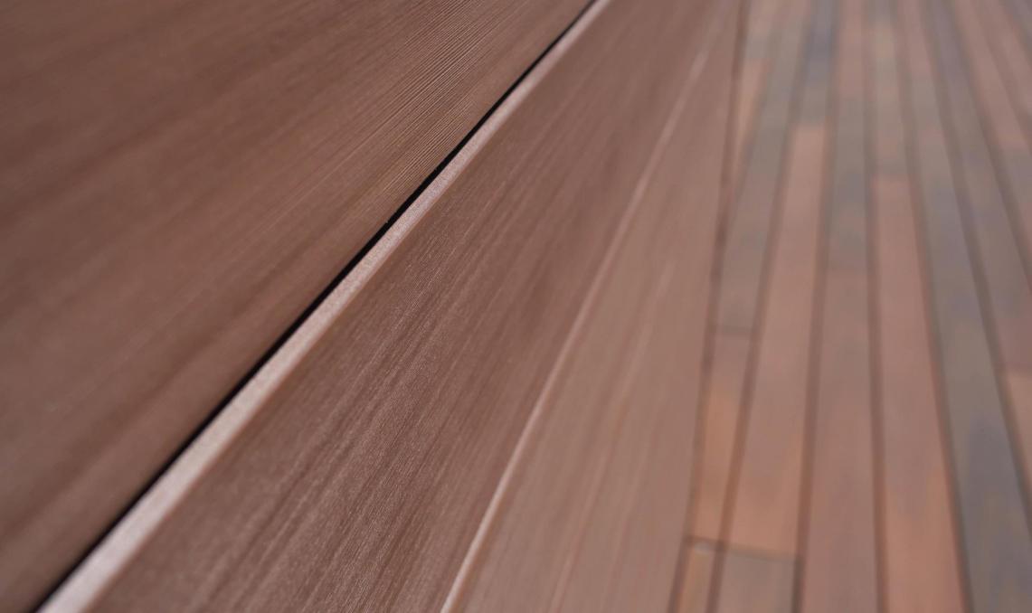 Details of Atmosphère 175 Sun Brown Silvadec cladding