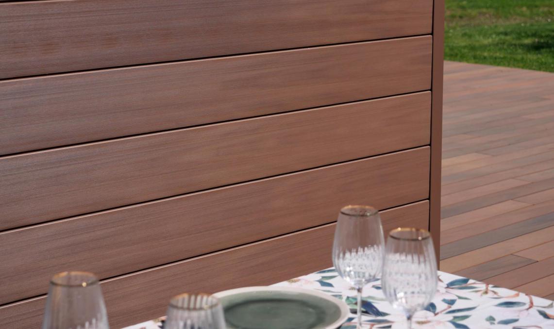 Table with Atmosphère 175 Sun Brown Cladding by Silvadec